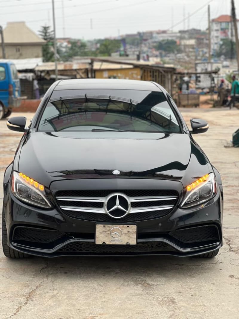 2016 MERCEDES-BENZ MERCEDES-BENZ C-Class C300