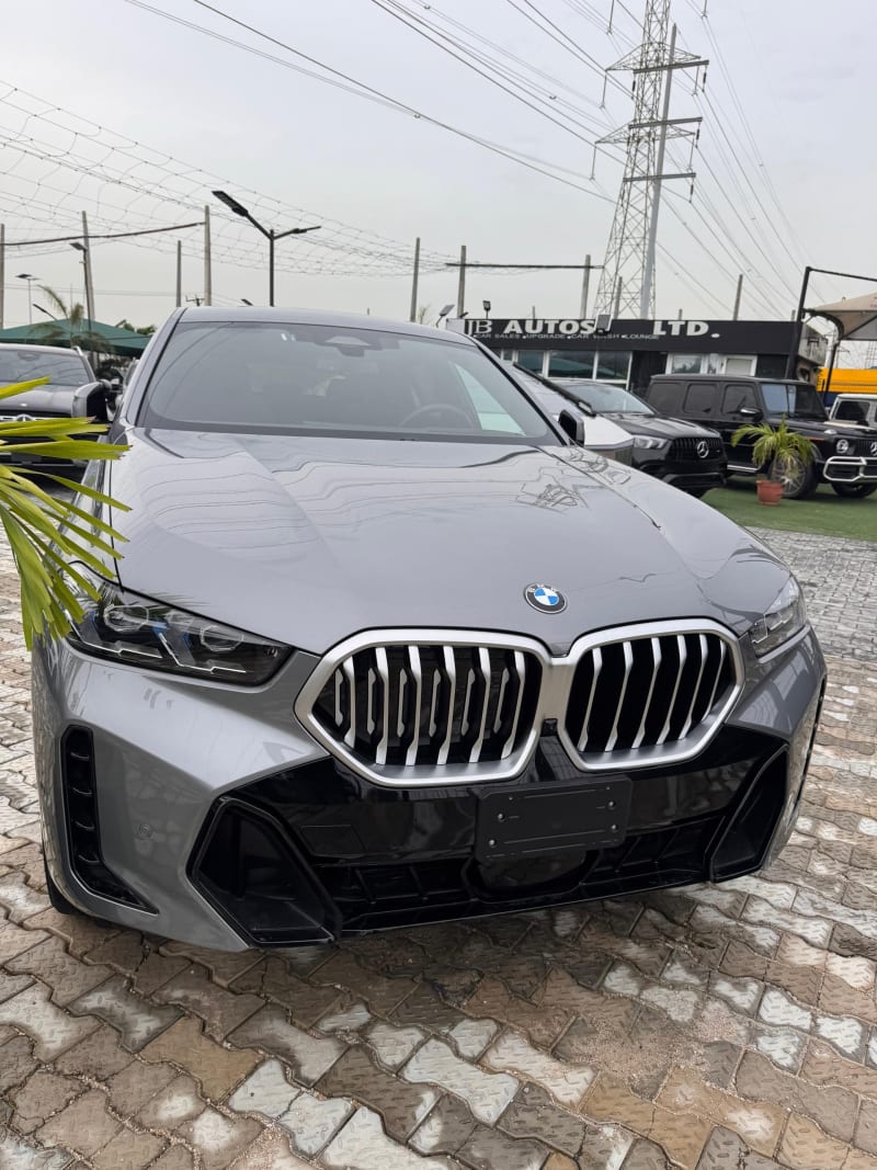 2025 BMW BMW X6 X6 xDrive40i M Sport Activity Coupe Steptronic