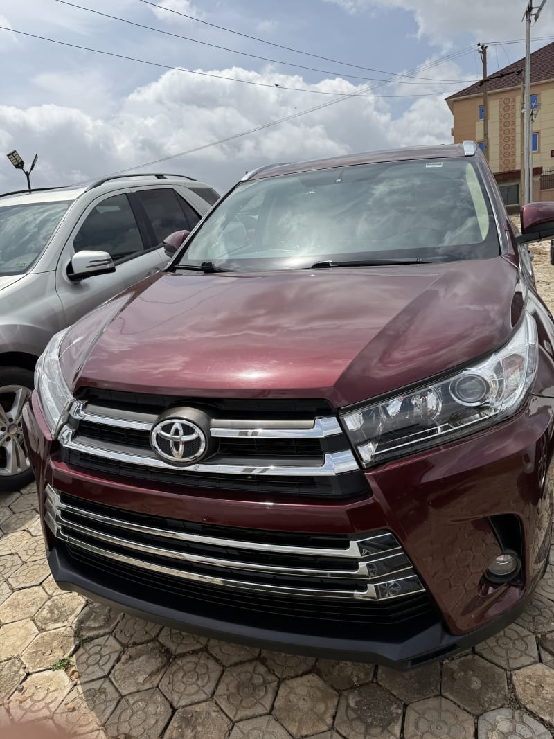 TOYOTA Toyota Highlander XLE Municipal Area Council
