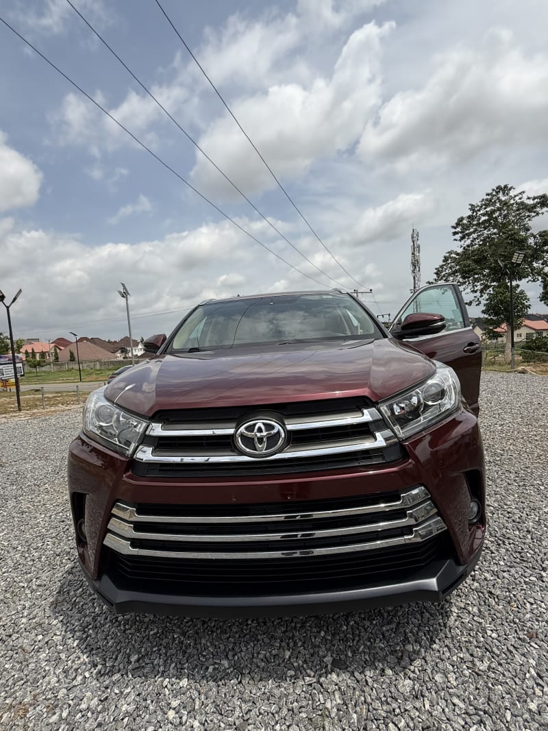 TOYOTA Toyota Highlander XLE Municipal Area Council