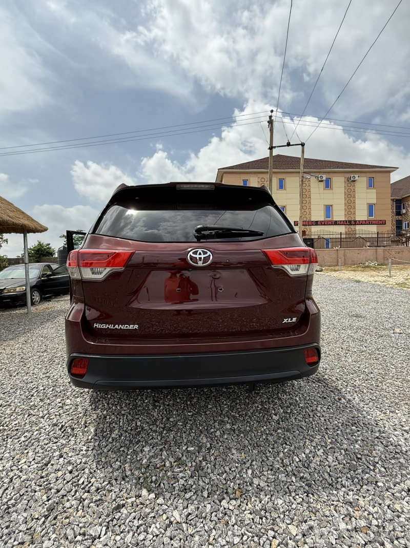 TOYOTA Toyota Highlander XLE Municipal Area Council
