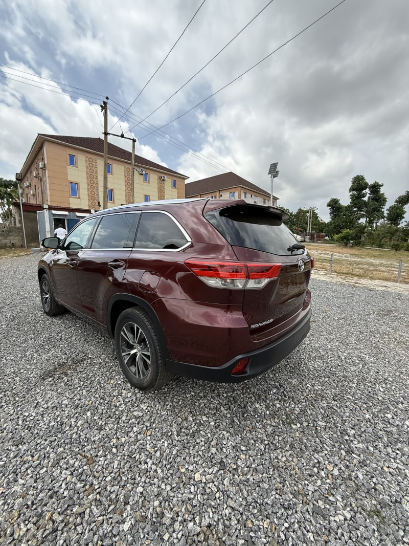 TOYOTA Toyota Highlander XLE Municipal Area Council