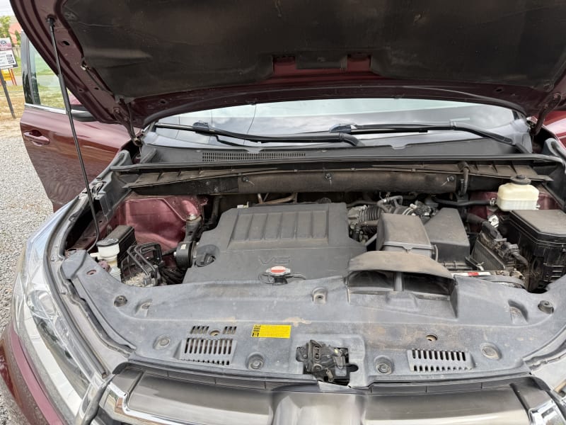 TOYOTA Toyota Highlander XLE Municipal Area Council