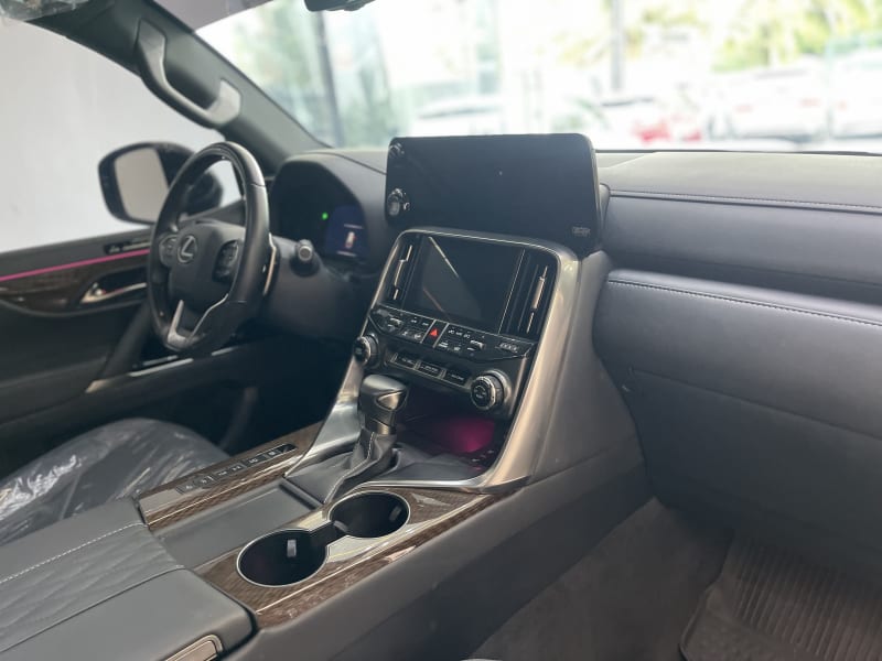 LEXUS LEXUS LX LX 600 VIP AWD AT Lagos Island