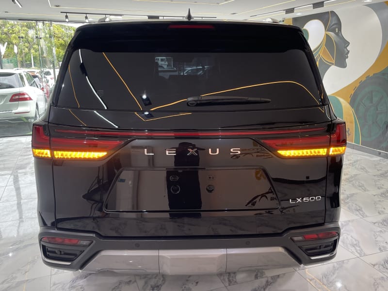 LEXUS LEXUS LX LX 600 VIP AWD AT Lagos Island