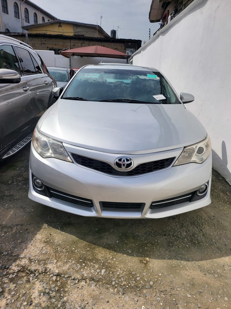 2014 TOYOTA TOYOTA Camry SE