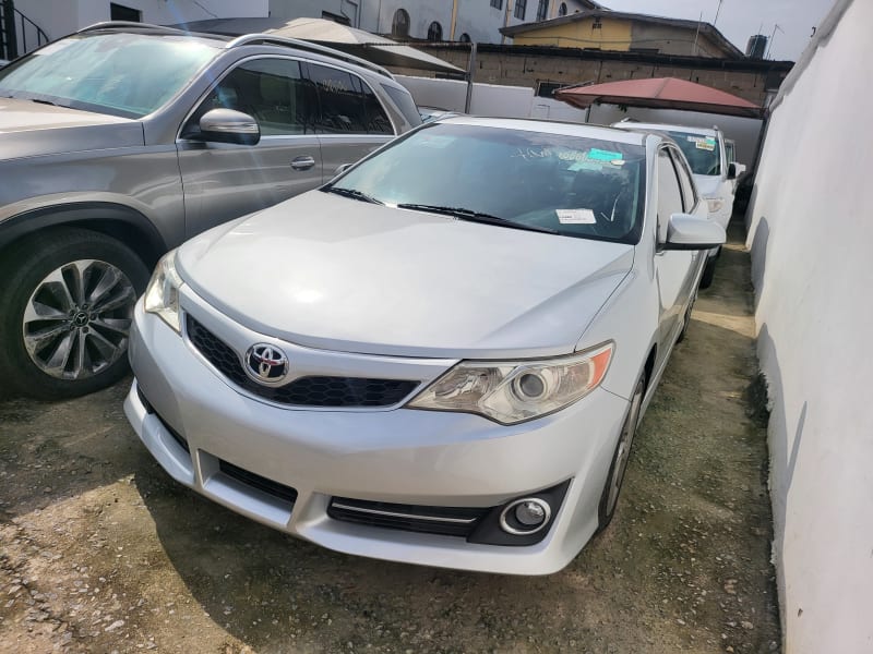 TOYOTA TOYOTA Camry SE Lagos Mainland