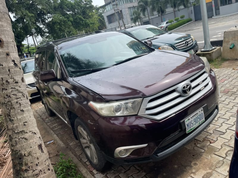 TOYOTA Toyota Highlander LE Eti Osa