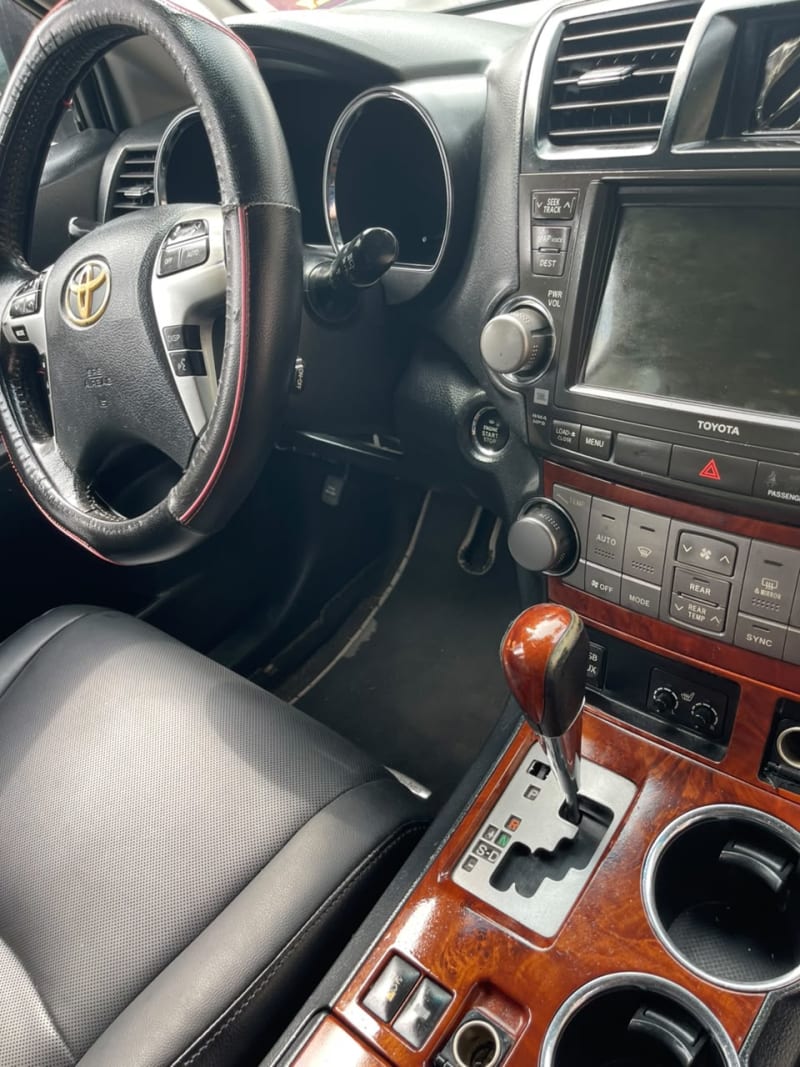 TOYOTA Toyota Highlander LE Eti Osa