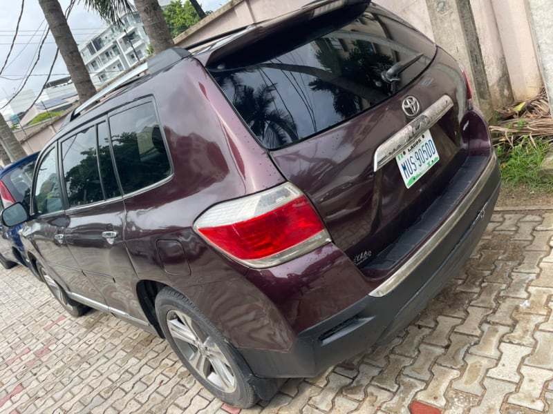 TOYOTA Toyota Highlander LE Eti Osa