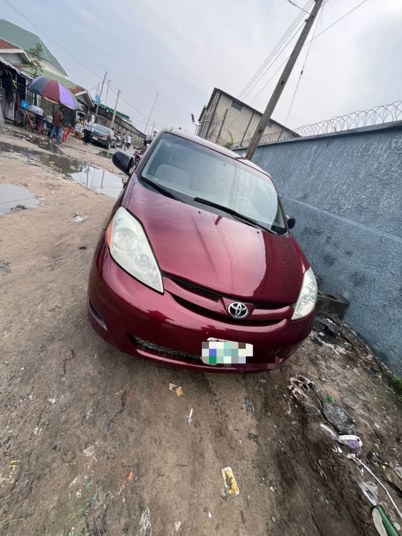 TOYOTA TOYOTA Sienna LE Eti Osa