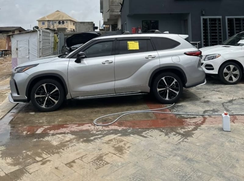 TOYOTA Grand Highlander Platinum Agege
