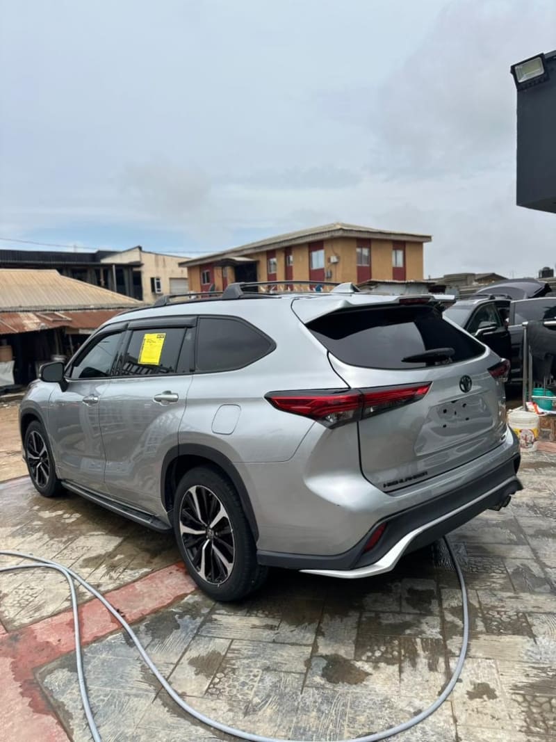 TOYOTA Grand Highlander Platinum Agege