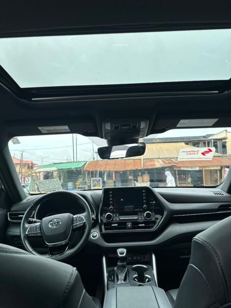 TOYOTA Grand Highlander Platinum Agege