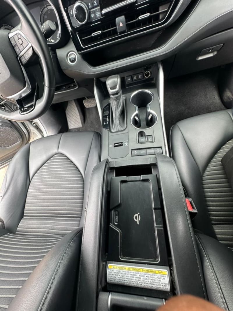 TOYOTA Grand Highlander Platinum Agege