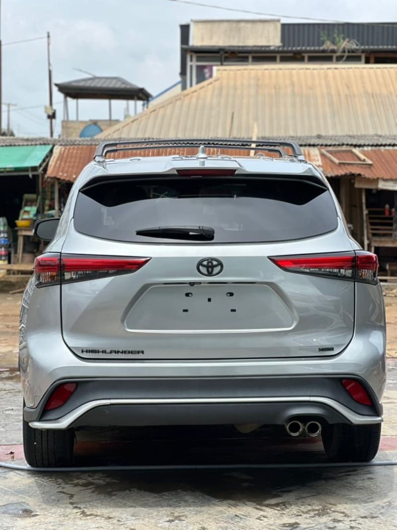 TOYOTA Grand Highlander Platinum Agege