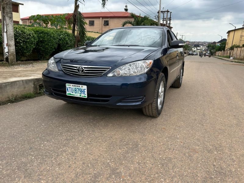 TOYOTA Camry LE Agege