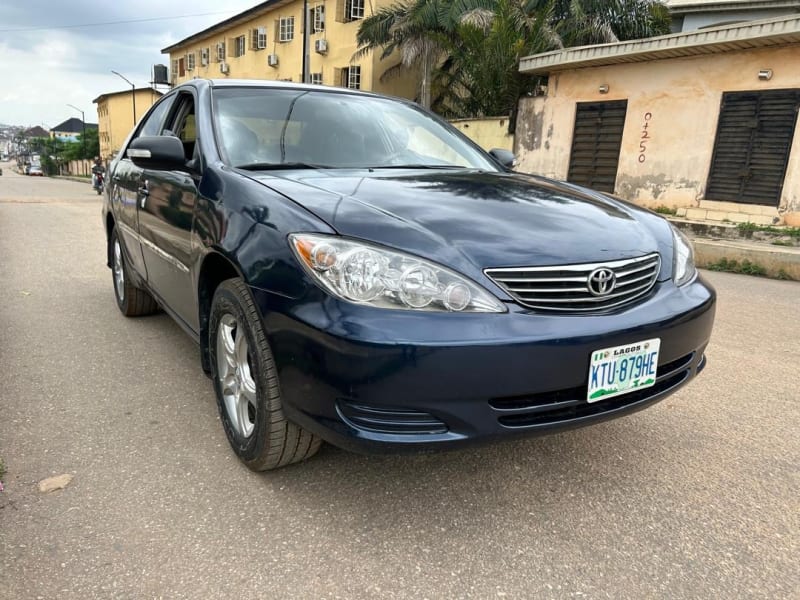 TOYOTA Camry LE Agege