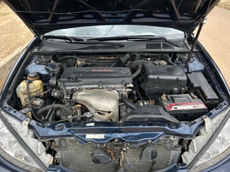 TOYOTA Camry LE Agege
