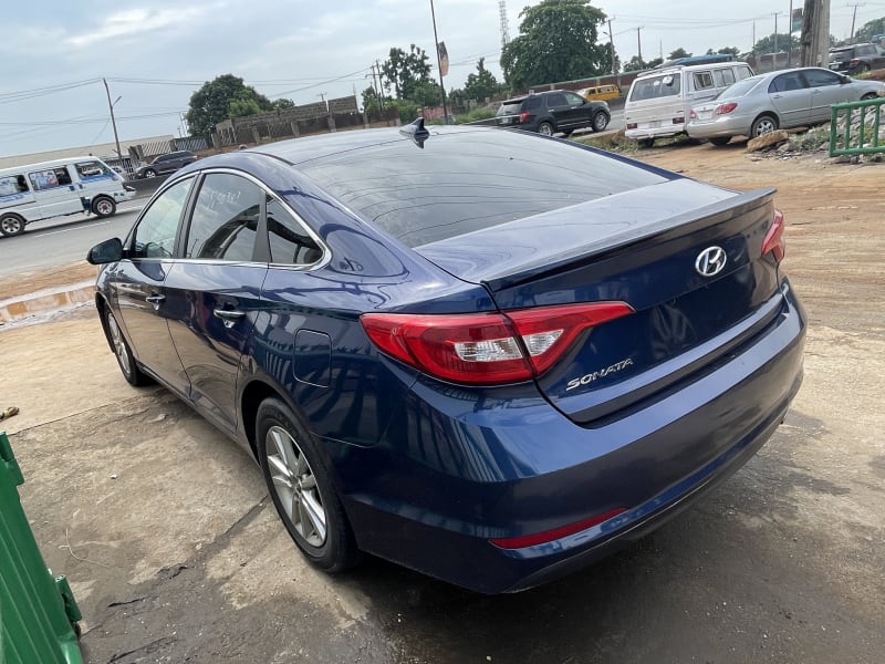 HYUNDAI HYUNDAI Sonata SE Kosofe