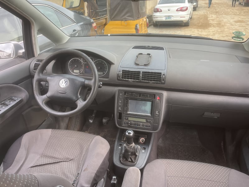 VOLKSWAGEN VW Sharan Sharan 1.9 TDI MPV Dsl Kosofe