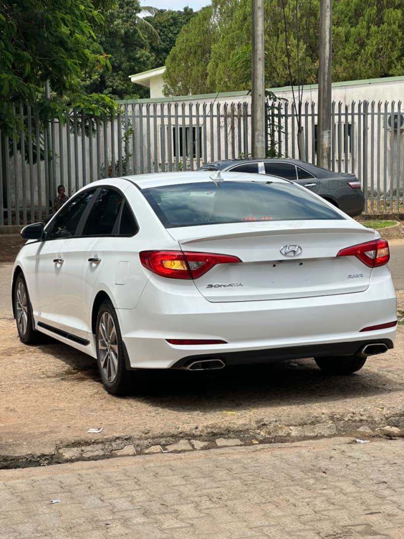 HYUNDAI HYUNDAI Sonata 2.4 L L4 Kaduna North
