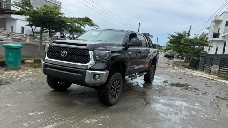 TOYOTA TOYOTA Tundra SR5 Eti Osa