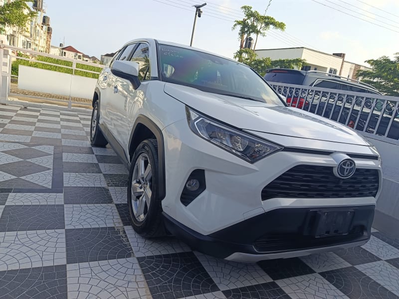 TOYOTA Toyota RAV4 XLE Premium Eti Osa
