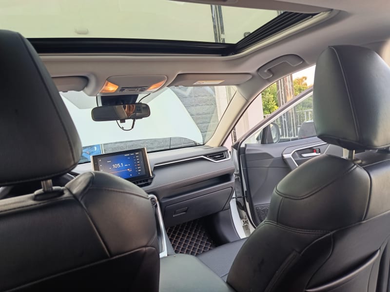 TOYOTA Toyota RAV4 XLE Premium Eti Osa