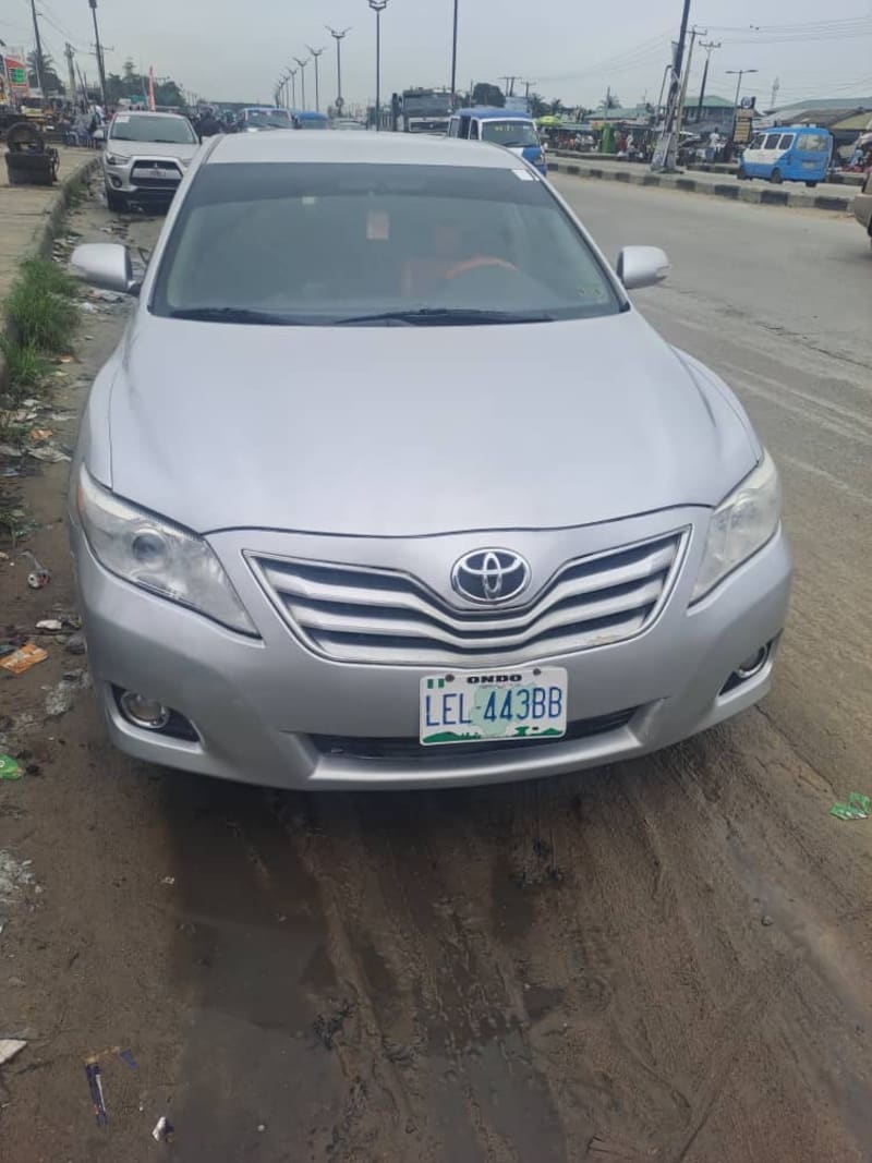 2011 TOYOTA TOYOTA Camry LE