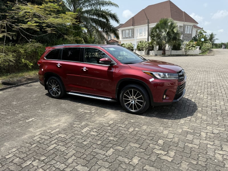 TOYOTA Toyota Highlander SE Eti Osa