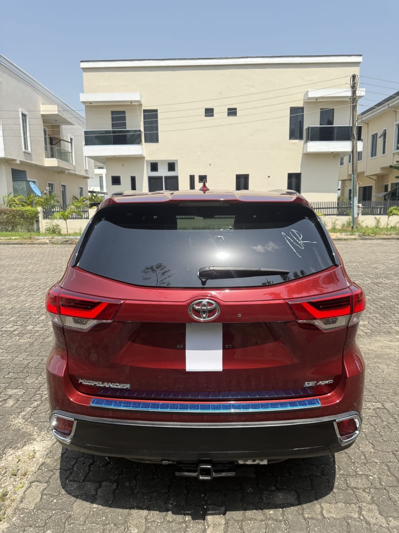 TOYOTA Toyota Highlander SE Eti Osa
