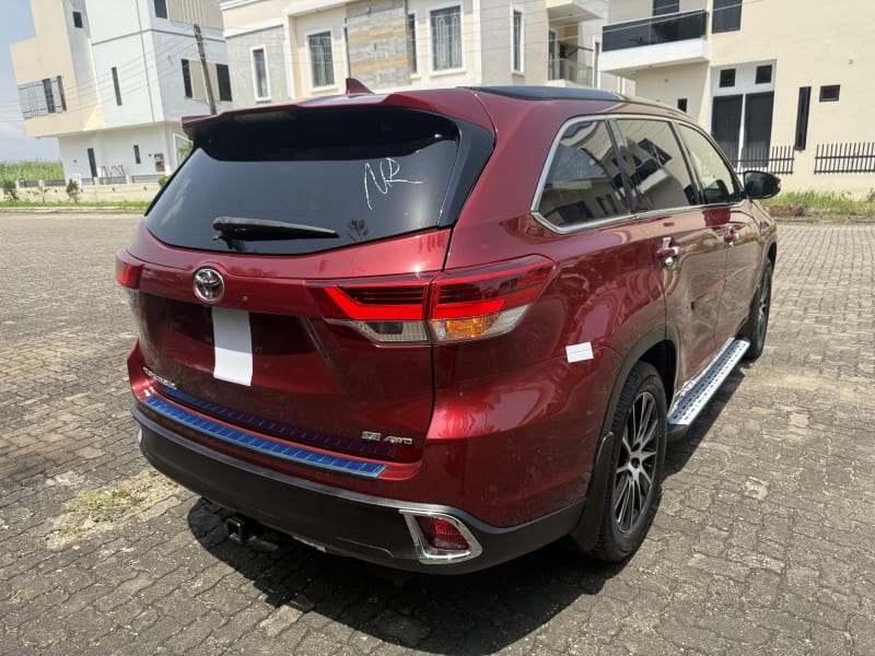 TOYOTA Toyota Highlander SE Eti Osa