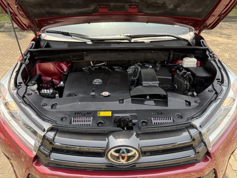 TOYOTA Toyota Highlander SE Eti Osa