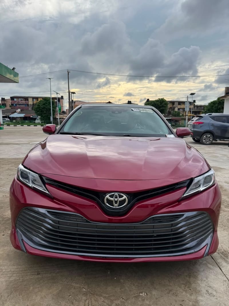 2018 TOYOTA TOYOTA Camry XLE