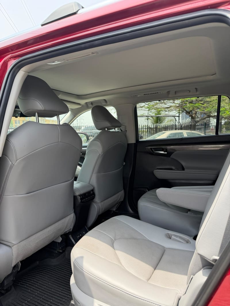TOYOTA Toyota Highlander Platinum Agege