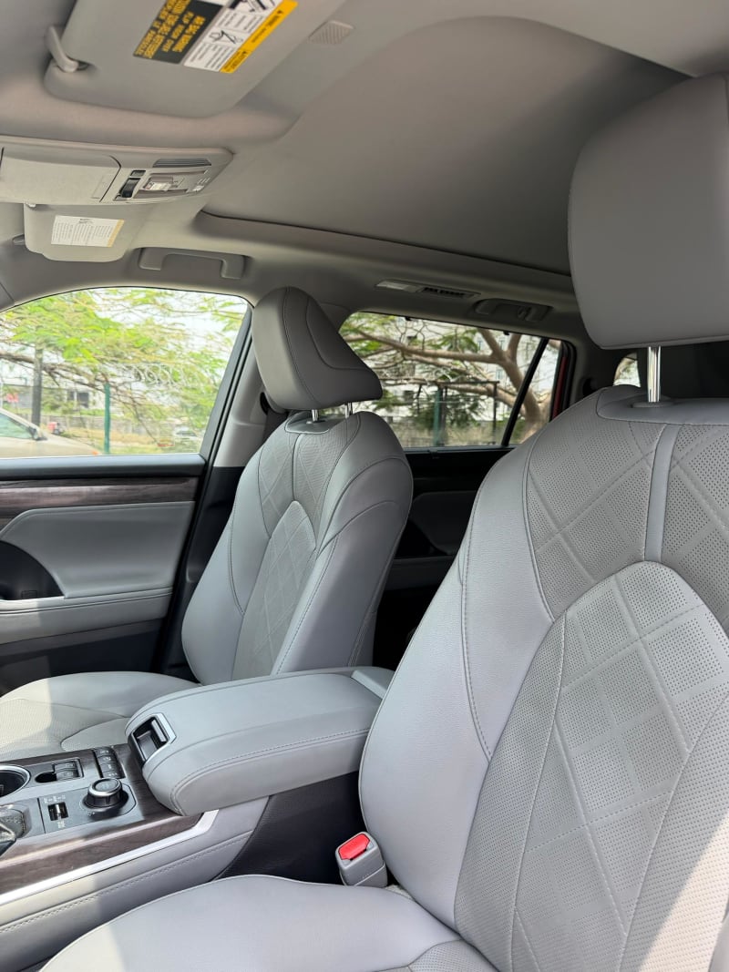 TOYOTA Toyota Highlander Platinum Agege