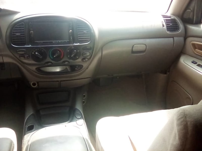 TOYOTA TOYOTA Tundra 5.7 L V8 Egbeda