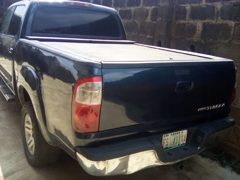 TOYOTA TOYOTA Tundra 5.7 L V8 Egbeda