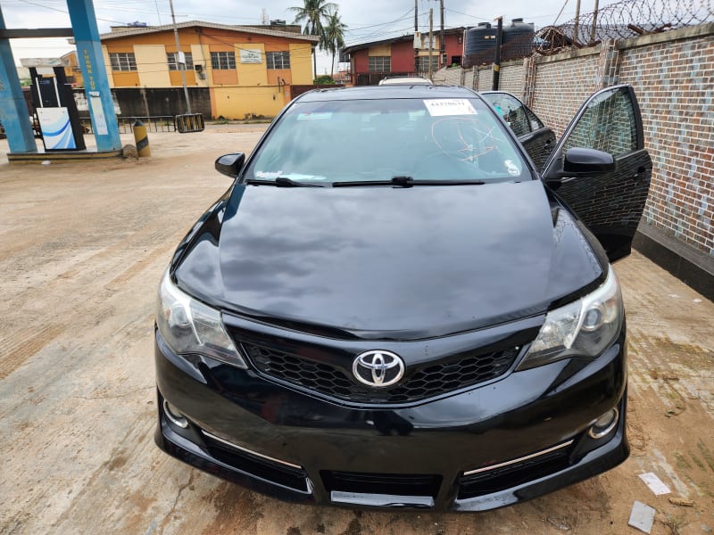 TOYOTA TOYOTA Camry SE Ifako-Ijaiye