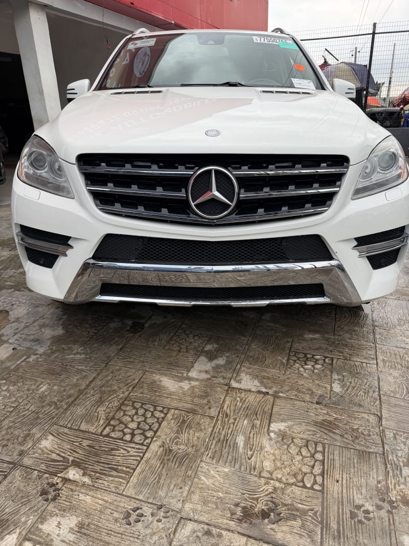 MERCEDES-BENZ MERCEDES-BENZ M-Class ML 350 BlueEFFICIENCY 4x4 AT Agege