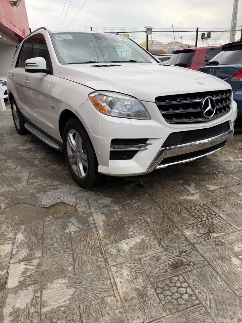 MERCEDES-BENZ MERCEDES-BENZ M-Class ML 350 BlueEFFICIENCY 4x4 AT Agege