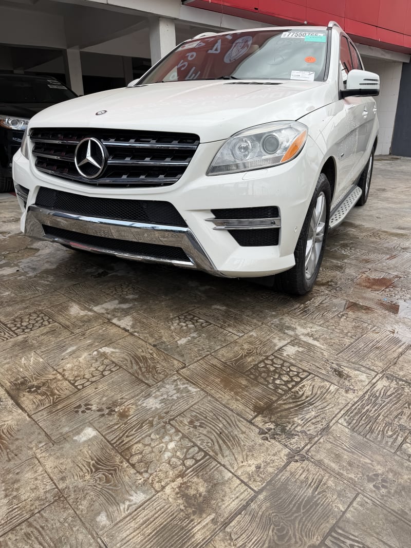 MERCEDES-BENZ MERCEDES-BENZ M-Class ML 350 BlueEFFICIENCY 4x4 AT Agege