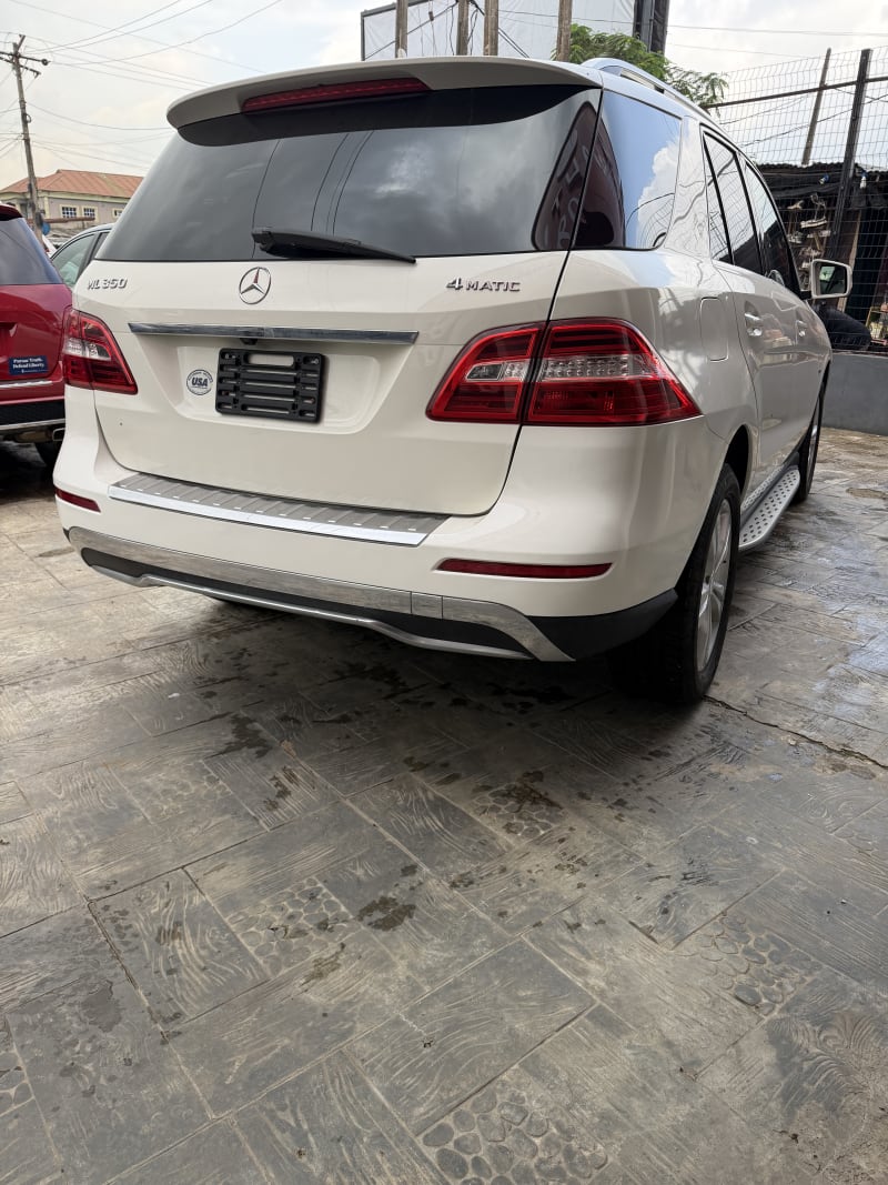 MERCEDES-BENZ MERCEDES-BENZ M-Class ML 350 BlueEFFICIENCY 4x4 AT Agege