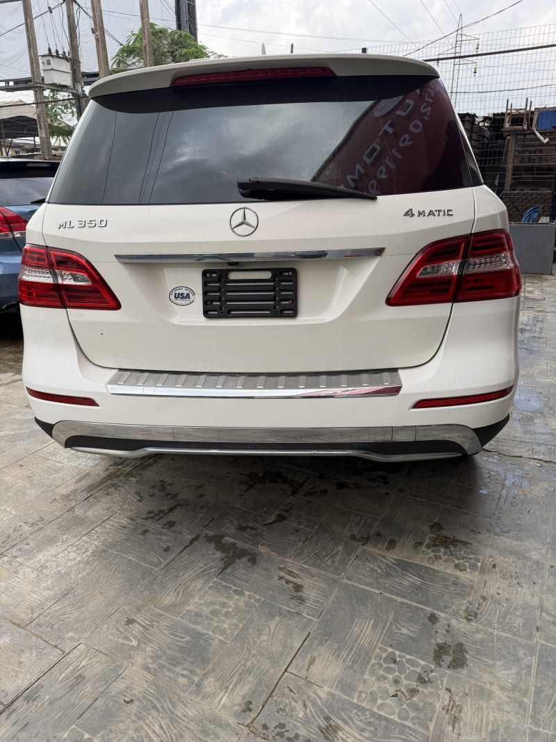 MERCEDES-BENZ MERCEDES-BENZ M-Class ML 350 BlueEFFICIENCY 4x4 AT Agege