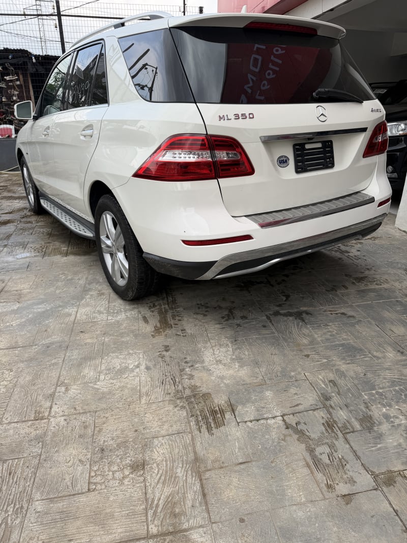 MERCEDES-BENZ MERCEDES-BENZ M-Class ML 350 BlueEFFICIENCY 4x4 AT Agege