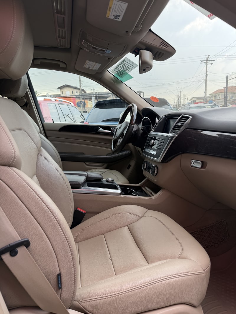 MERCEDES-BENZ MERCEDES-BENZ M-Class ML 350 BlueEFFICIENCY 4x4 AT Agege