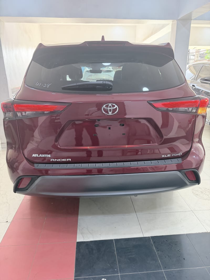 TOYOTA Toyota Highlander XLE Agege