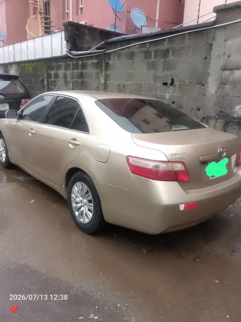 TOYOTA TOYOTA Camry LE Lagos Mainland
