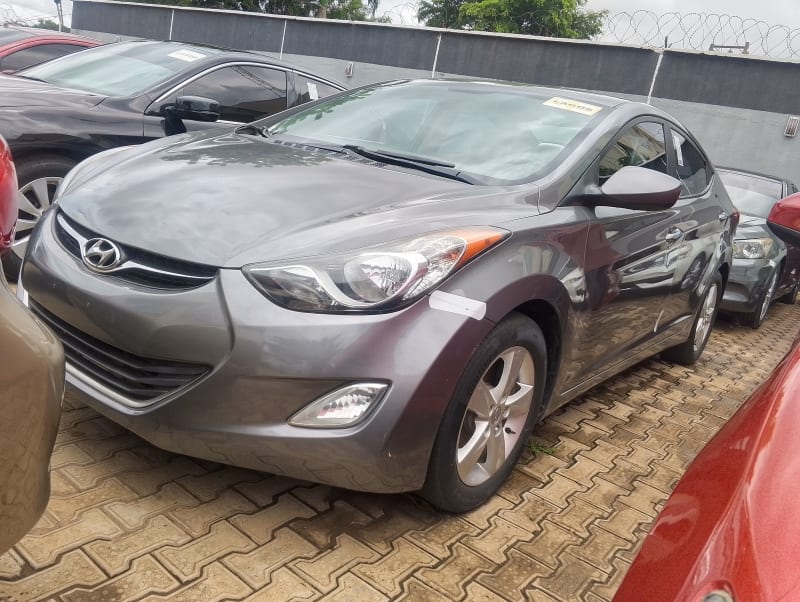 Hyundai Elantra Sedan Mid-level trim Kaduna South